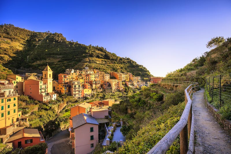 Wanderweg nach Manarola - ©stevanzz - stock.adobe.com