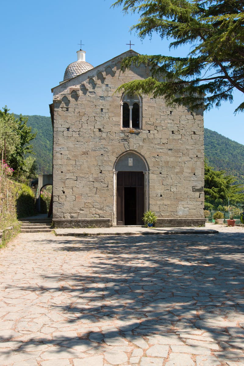 Volastra - Wallfahrtskirche Nostra Signora de Saluta - ©Roberto Zocchi - stock.adobe.com