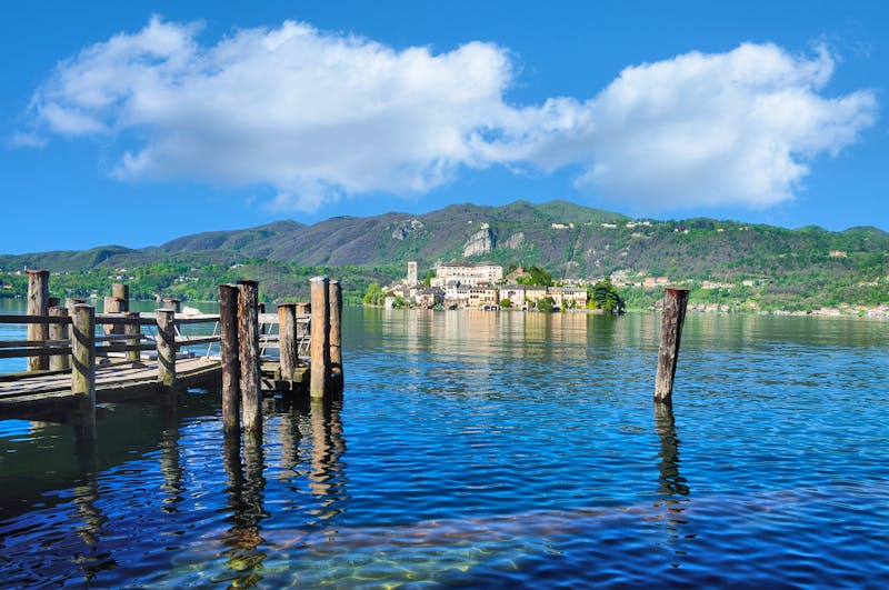 Ortasee - Blick von Orta San Giulio zur Insel San Giulio - ©travelpeter - stock.adobe.com