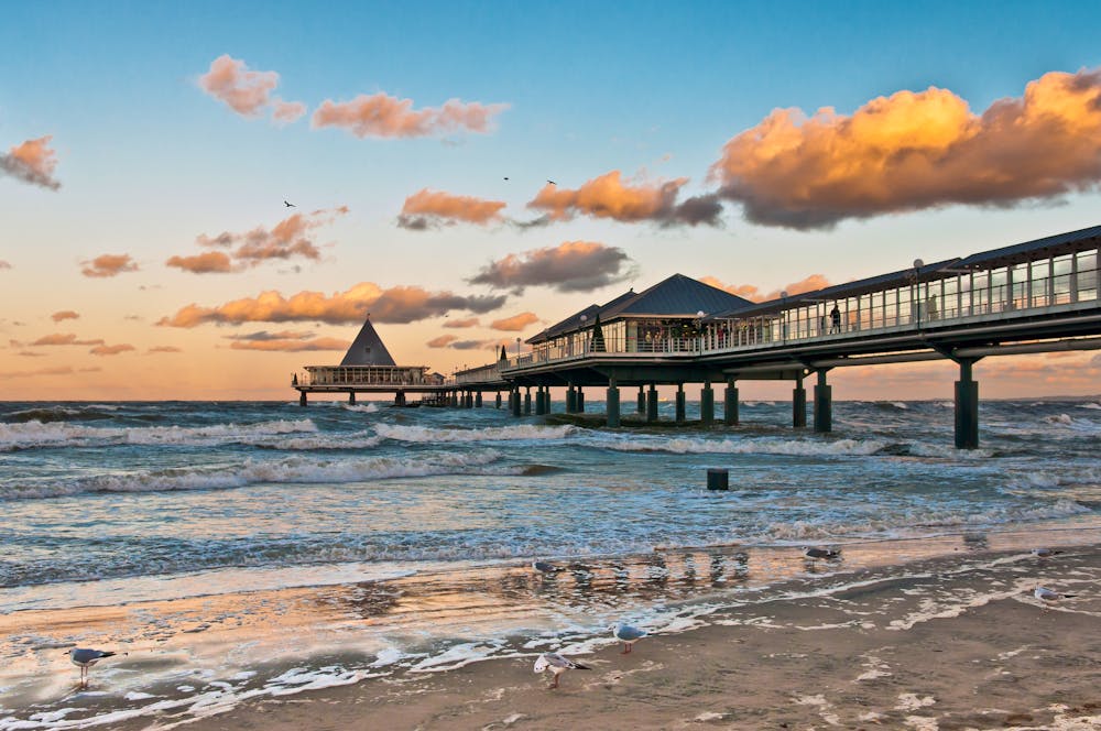 Seebrücke von Heringsdorf auf der Insel Usedom &ndash; &copy; www.rundumusedom.de - Adobe Stock