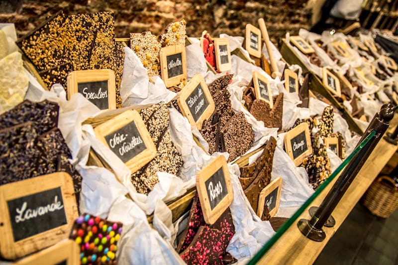 Brüssel - Schokoladen-Sortiment in einer Chocolaterie - ©©jon_chica - stock.adobe.com
