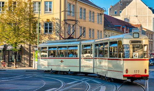 historische Straßenbahn in der Altstadt von Potsdam &ndash; &copy; spuno - stock.adobe.com