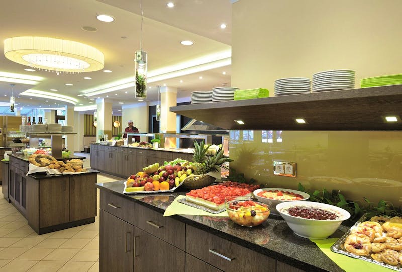Bad Füssing - Hotel Königshof - Buffet im Restaurant – ©Johannesbad Hotels Bad Füssing GmbH