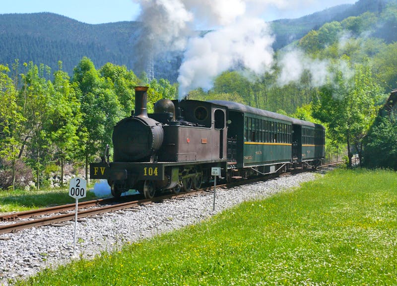 Fahrt mit dem historischen Dampfzug bei Azpeitia - ©euskotren museoa
