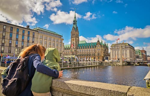 Familienreise in Hamburg &ndash; &copy; icephotography - Adobe Stock