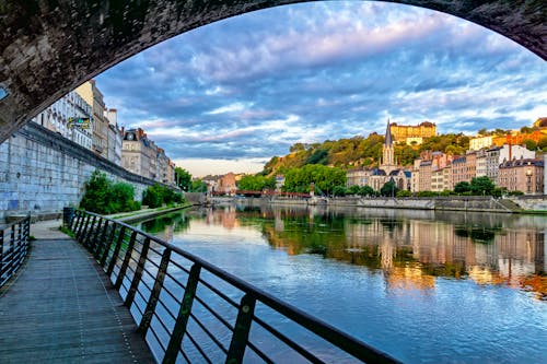 Morgenstimmung in Lyon an der Rhone &ndash; &copy; laraslk - stock.adobe.com