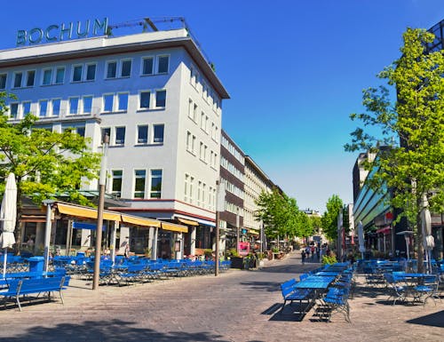 Bochum im Ruhrgebiert - Fußgängerzone in der Innenstadt – © ArTo - AdobeStock.com