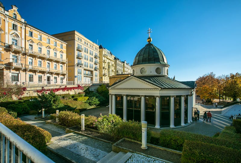 Marienbad - Pavillon der Heilwasserquelle Krizovy pramen - Kreuzquelle - &copy;Lioneska - AdobeStock.com