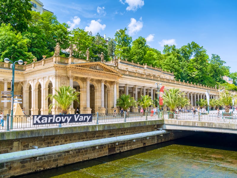 Karlsbad - Mühlbrunnenkolonnade an der Tepla – © refresh(PIX) - stock.adobe.com
