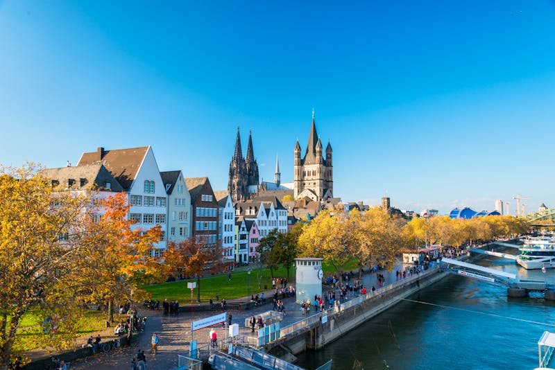 Köln mit Kölner Dom, Rathaus und Rheinufer im Herbst - ©engel.ac - stock.adobe.com