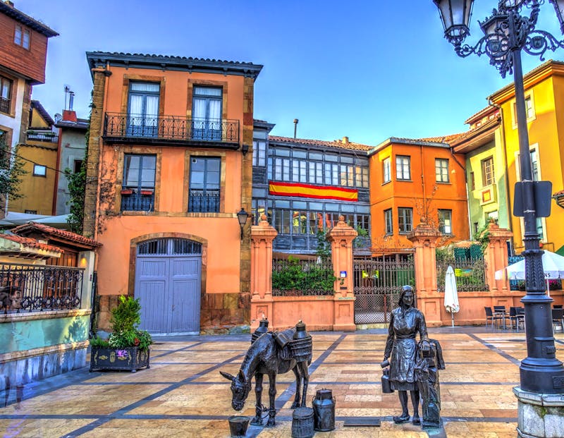 Rundgang in Oviedo - Hauptstadt Asturiens - ©mehdi33300 - stock.adobe.com