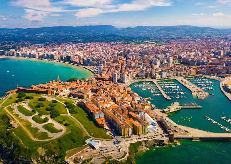 Küstenstadt Gijon in Asturien - ©JackF - stock.adobe.com