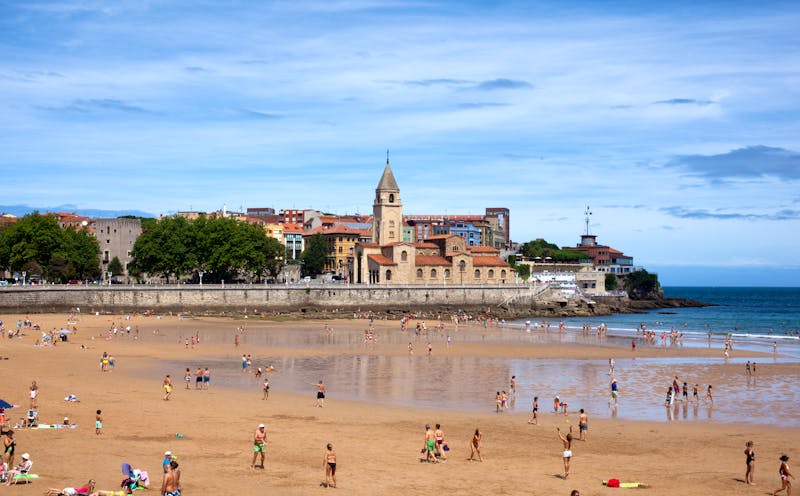 Stadtstrand von Gijon in Asturien - ©bepsphoto - stock.adobe.com