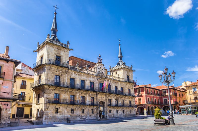Rathaus am Plaza Mayor in Leon - ©Marc Venema - Adobe Stock
