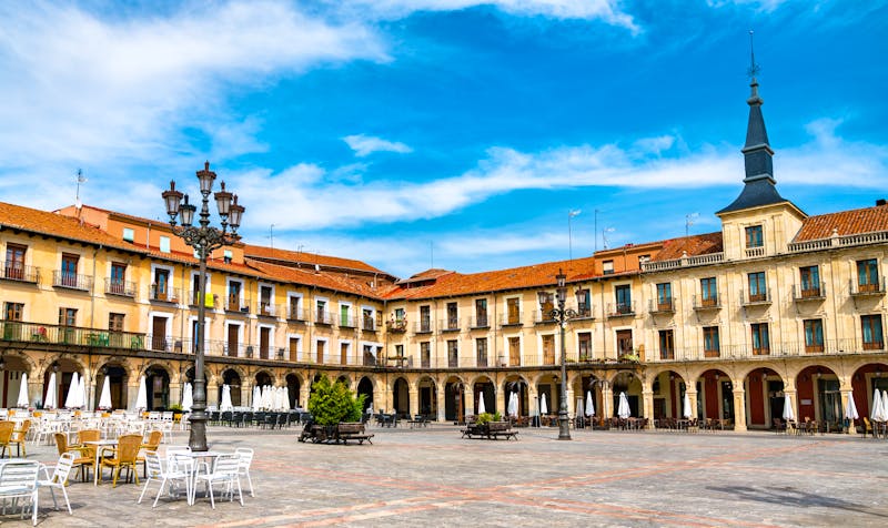 Plaza Mayor in Leon - ©Leonid Andronov - stock.adobe.co