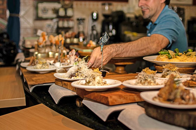 Pintxos in San Sebastian - Tapas-Essen - ©Mario Lorek - Schnaps & Design - Adobe Stock