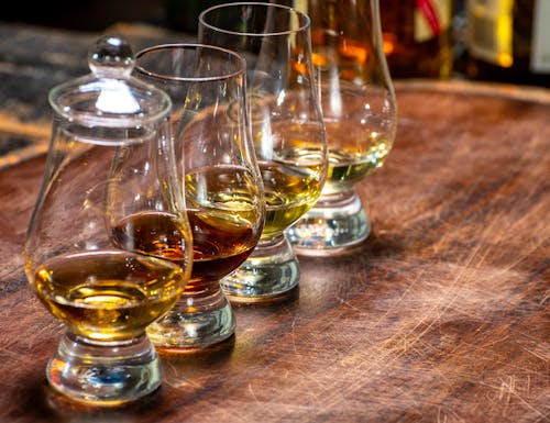 Whiskey-Verkostung – © barmalini - stock.adobe.com