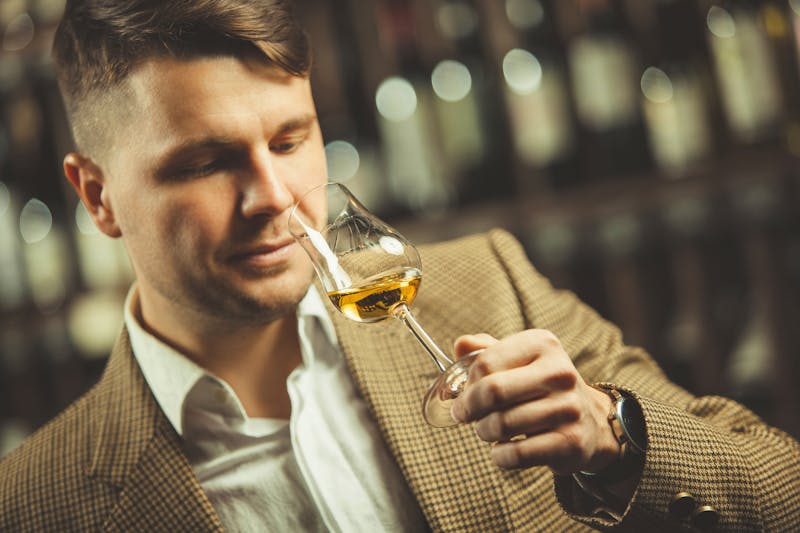 Whiskey Tasting in Irland - ©Ilshat - stock.adobe.com