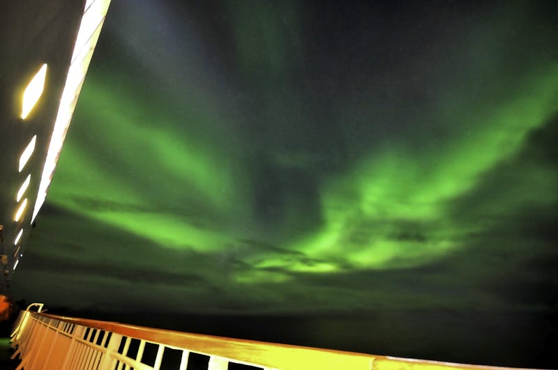 Polarlicht-Beobachtung vom Hurtigruten-Schiff - ©Carolyn Deane-Martin - Hurtigruten Guest image