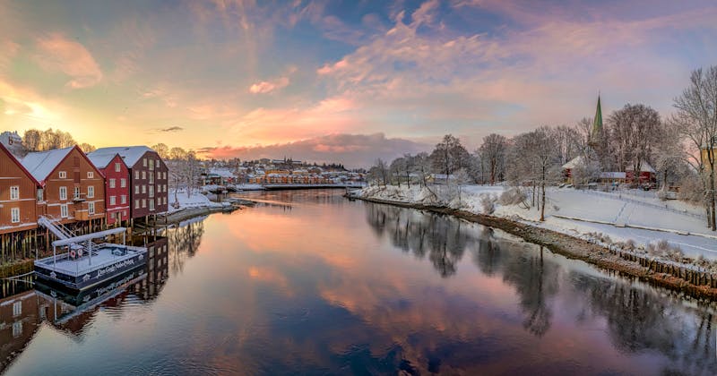Trondheim im Winter - Bakklandet Lagerhäuser - ©ROLF FISCHER BUECKEBURG - Adobe Stock