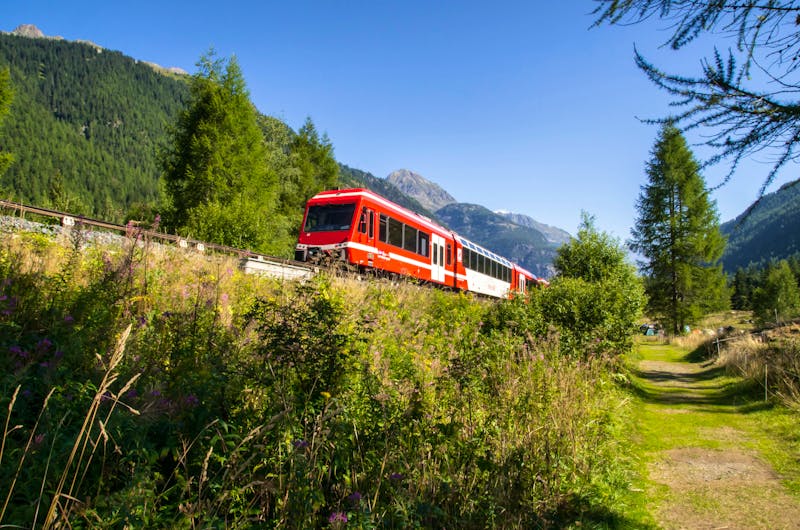 Zugfahrt mit dem Mont Blanc Express - ©Florian Villeseche - Adobe Stock