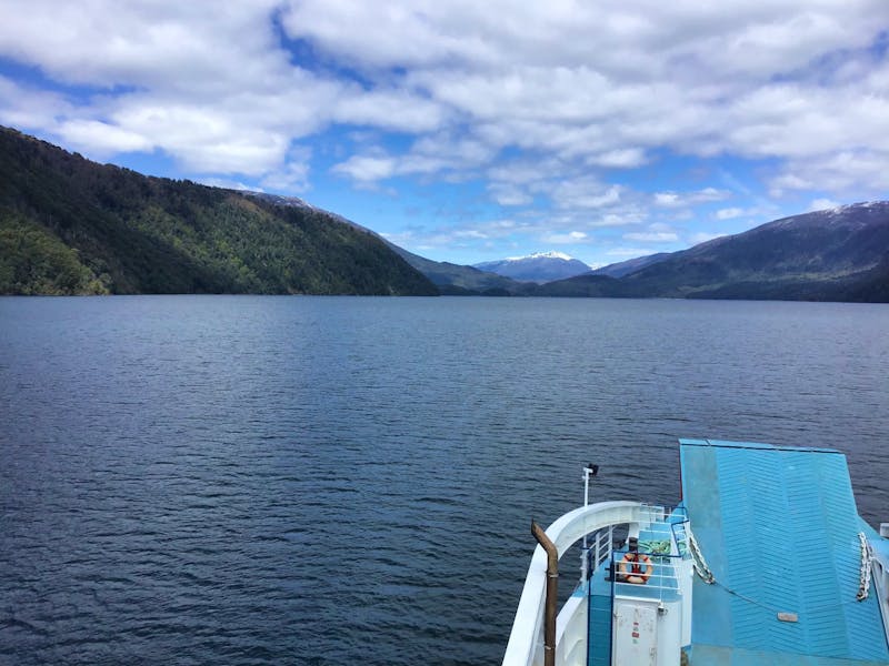 Fährüberfahrt auf dem Pirihueico-See in Chile - ©Sabine Letzybyll