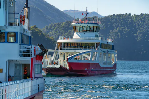 Fährüberfahrt ab Puerto Fuy auf dem Pirihueico-See - Chile &ndash; &copy; Cristian - stock.adobe.com