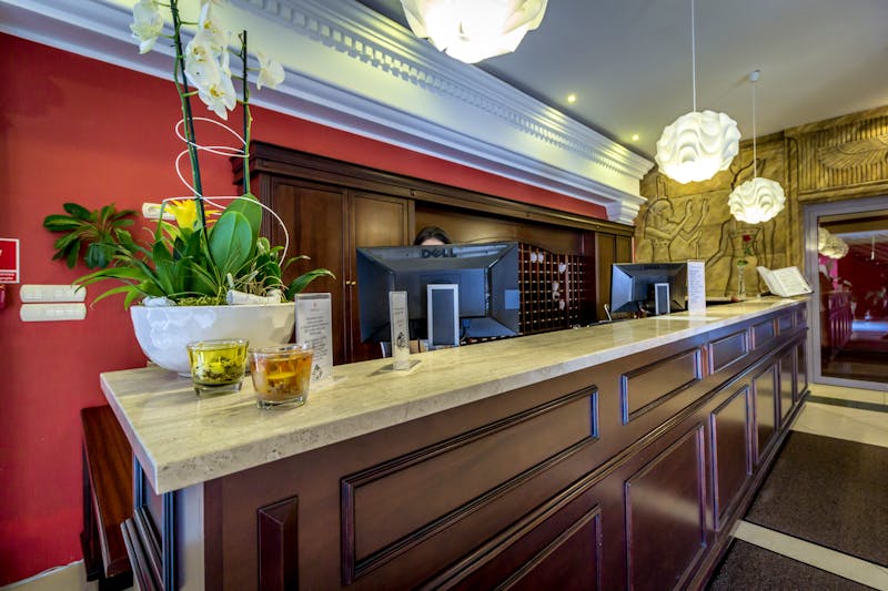 Rezeptionsbereich im Hotel Doris Spa – ©Doris