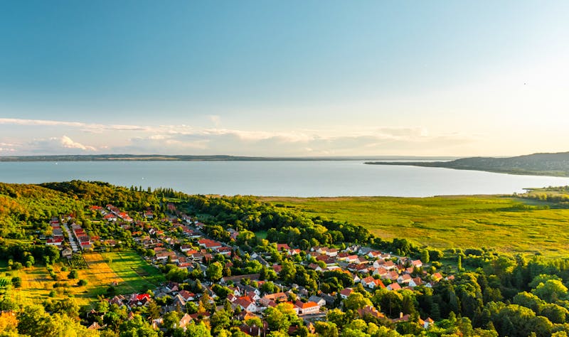Szigliget - Blick auf den Ort und den Balaton - ©Krisztian - stock.adobe.com