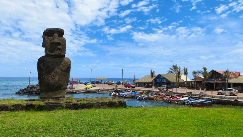 Moai, Hanga Roa, Osterinsel - Chile - ©Maria Drewans für Eberhardt TRAVEL