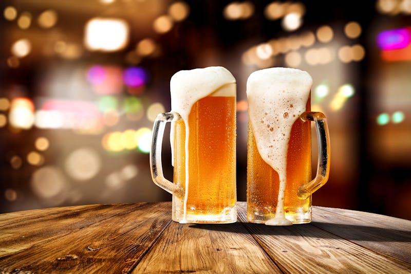 Bier - frischer kalter Rebensaft - Wohl bekomms! - ©magdal3na - stock.adobe.com