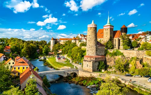 Bautzen an der Spree - Blick auf Türme, Stadtmauer und Altstadt &ndash; &copy; Leonid Andronov - stock.adobe.co