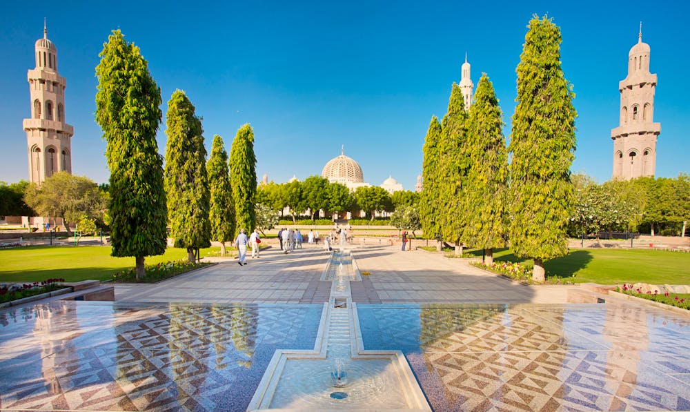 Große Sultan Qaboos Moschee in Muscat - Oman &ndash; &copy; pop_gino - stock.adobe.com