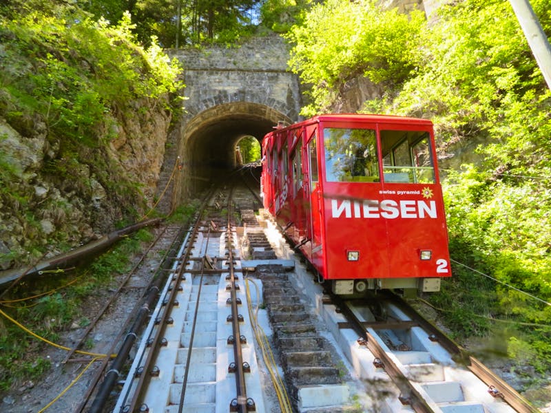 Standseilbahn auf den Niesen - ©Annette Weise
