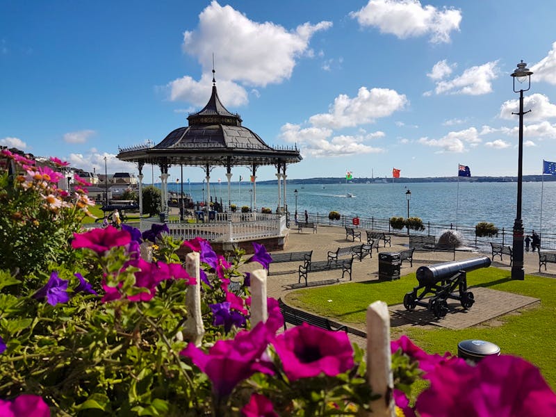 Am Hafen von Cobh an der Südküste Irlands - ©Constanze Maißel - Eberhardt TRAVEL