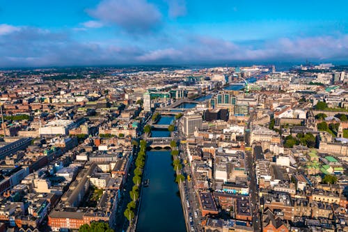 Dublin von oben &ndash; &copy; 21AERIALS - stock.adobe.com