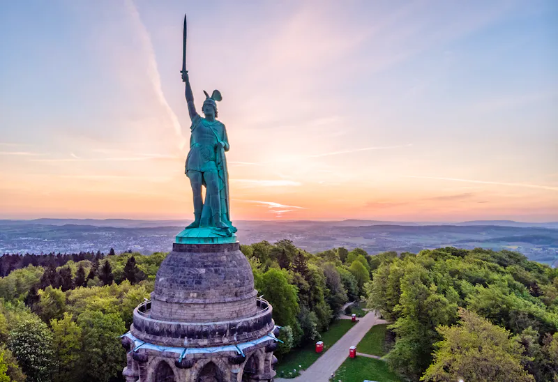 Hermannsdenkmal im Teutoburger Wald - &copy;Joel Wüstehube - stock.adobe.com