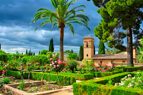 In den Gärten der Alhambra in Granada &ndash; &copy; nito - stock.adobe.com