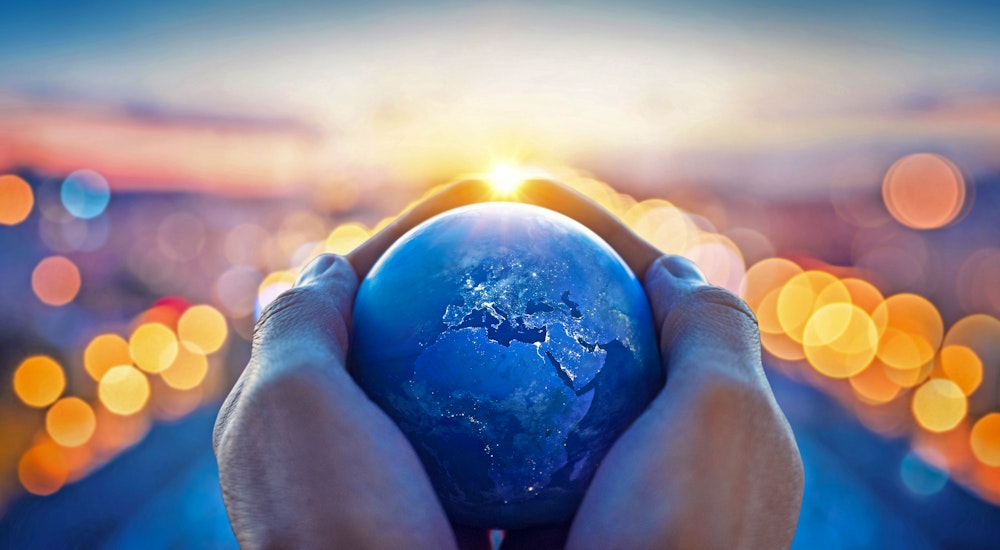 Die Welt in unseren Händen - für Frieden und Freiheit – © Tryfonov - stock.adobe.com