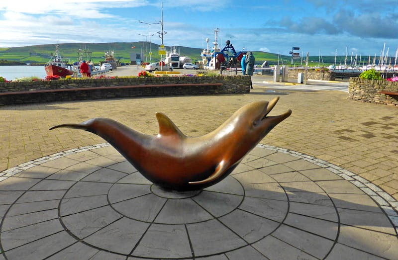 Bronzestatue von Fungie - Irlands berühmter Delfin - ©Dirk Schlosser - Eberhardt TRAVEL