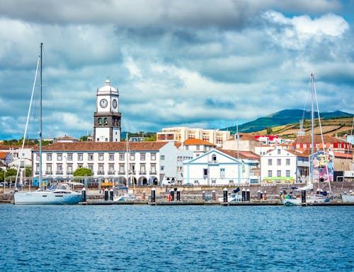 Ponta Delgada - Inselhauptstadt von Sao Miguel – © Evgeni Fabisuk - Adobe Stock