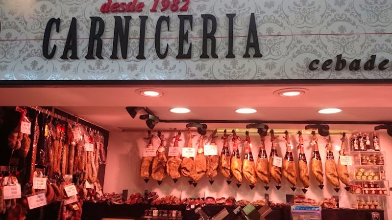 In der Markthalle in Salamanca - spanischer Schinken - ©Katrin Kerpa - Eberhardt TRAVEL