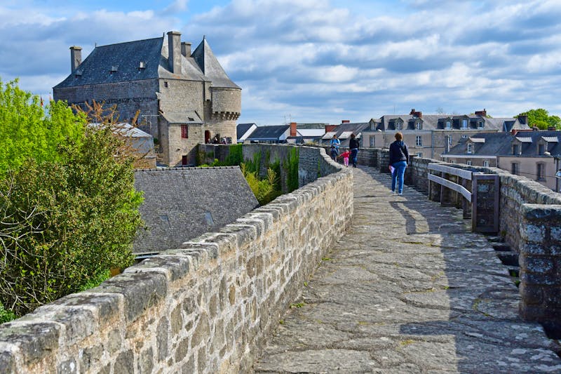 Auf der mittelalterlichen Stadtmauer von Guerande - ©PackShot - stock.adobe.com