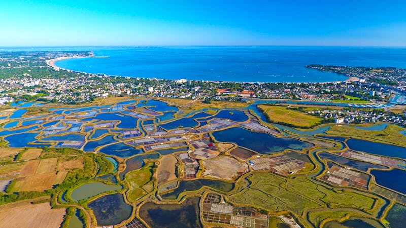 Salzfelder von Guerande - Region Loire-Atlantik - ©altitudedrone - stock.adobe.com