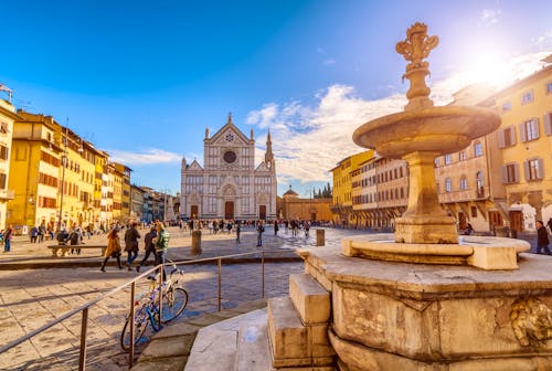 Piazza di Santa Croce mit der Basilika in Florenz &ndash; &copy; truba71 - stock.adobe.com