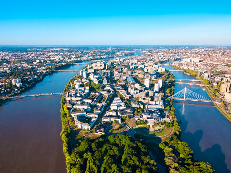 Nantes an der Loire - Panoramablick auf die Altstadt - ©saiko3p - stock.adobe.com