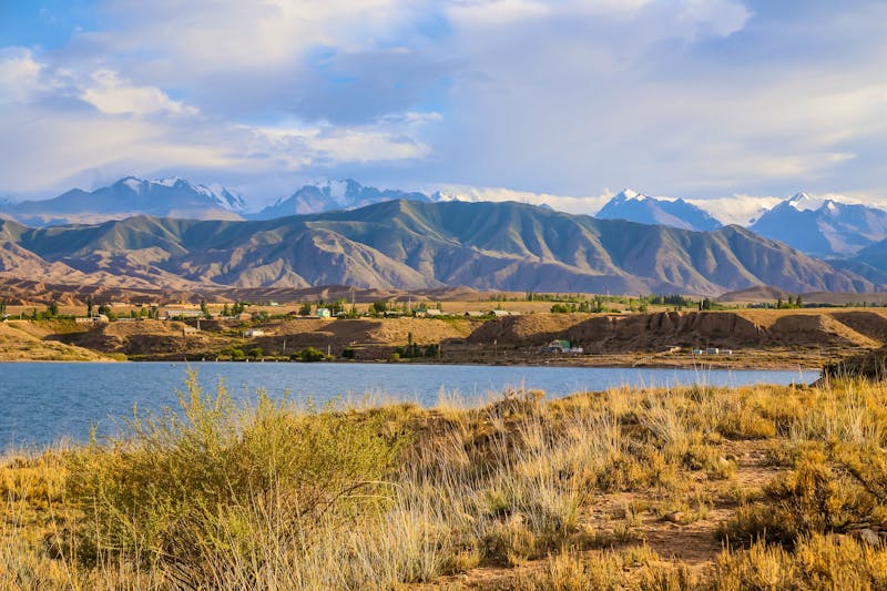 Issyk Kul See in Kirgisistan - &copy;Rui Vale de Sousa - stock.adobe.com