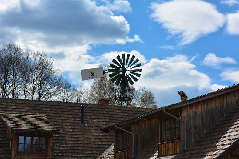 Krabat-Mühle Schwarzkollm in der Lausitz - Windrad auf der historischen Mühle - ©Franziska Barthel - Eberhardt TRAVEL