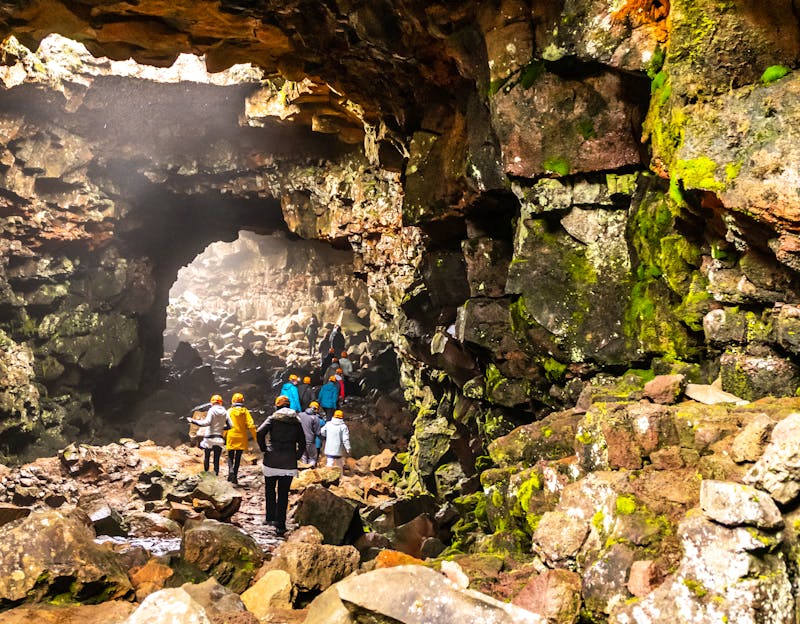 Lava-Höhle Raufarholshellir in Island - ©HandmadePictures - stock.adobe.com
