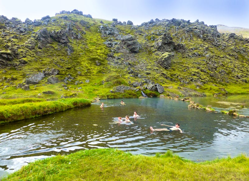 Baden in den heißen Quellen von Landmannalaugar - ©Eberhardt TRAVEL - Kristin Weigel